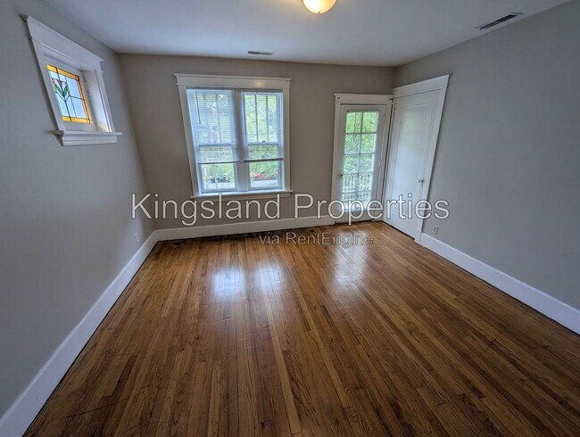 Building Photo - 4982 Oleatha Ave