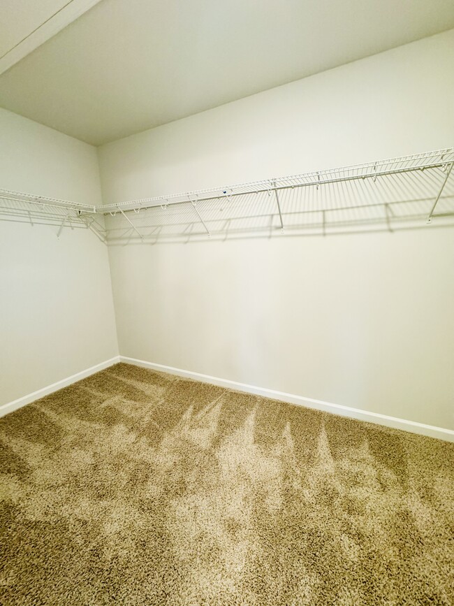 Building Photo - 1024 Kinness Dr