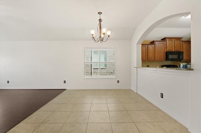 Building Photo - 300 Bluefinch Dr