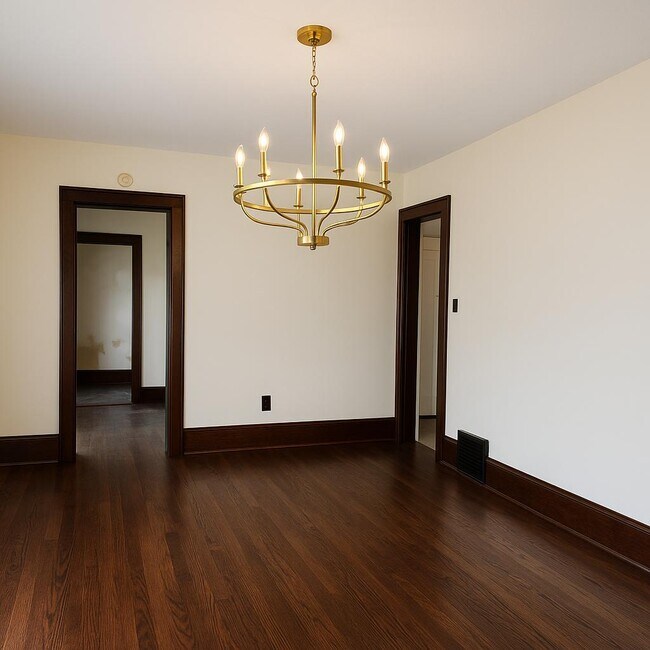 Building Photo - 107 Dawes Ave