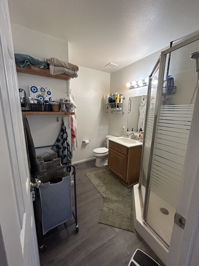 Building Photo - 678 Eagle Dr