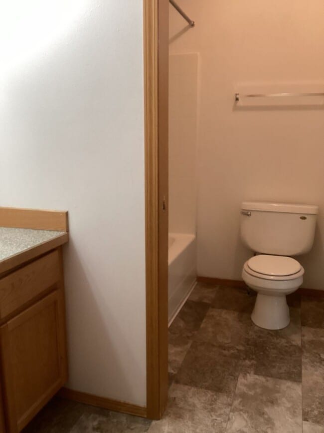 Building Photo - 1102 S Aspen Pl