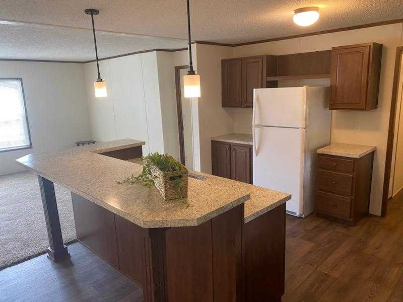 Building Photo - 15562 Pine Ridge Dr