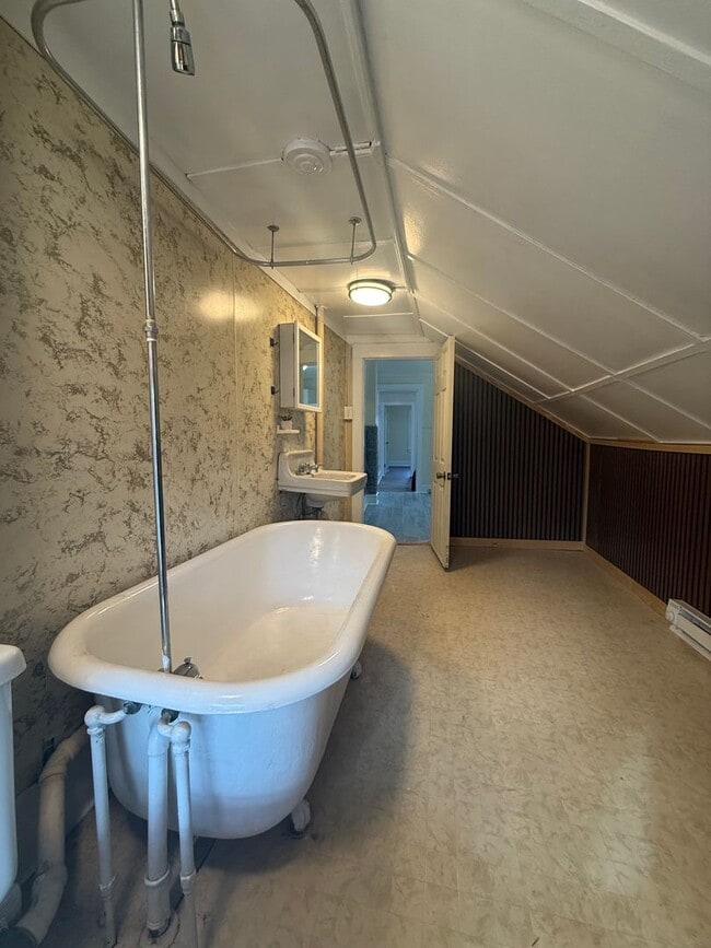 Building Photo - 1742-1744-1744 Wayne Ave