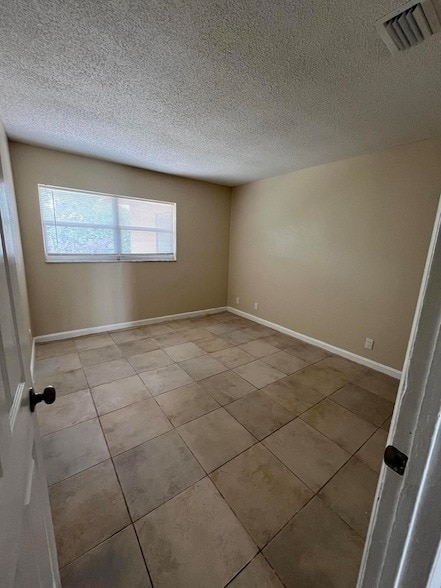 Building Photo - 1045 Miami Blvd