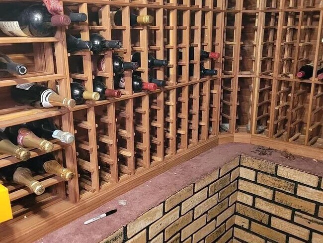 Building Photo - 1172 Park Pacifica Ave