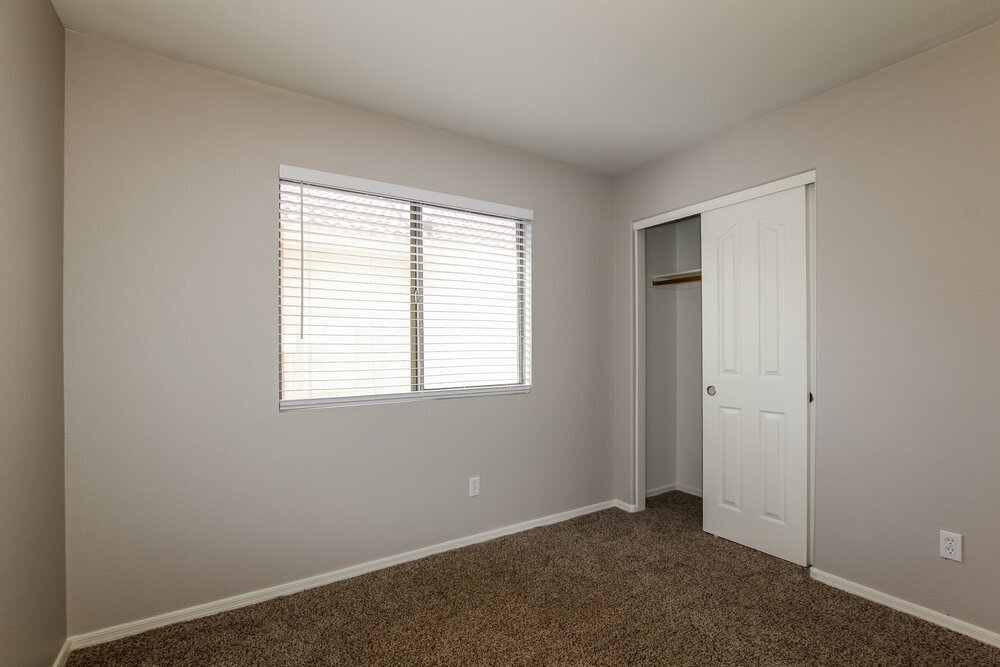 Building Photo - 10810 W Alvarado Rd