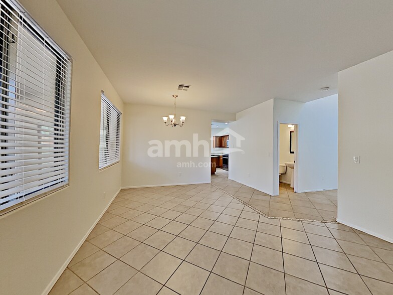 Building Photo - 3624 W Steinbeck Dr