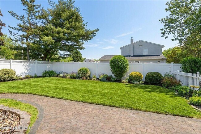 Building Photo - 3BR Toms River Home with Pool and Fenced Yard