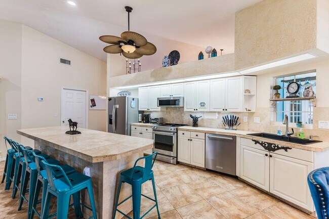 Building Photo - 2310 SW 53rd St