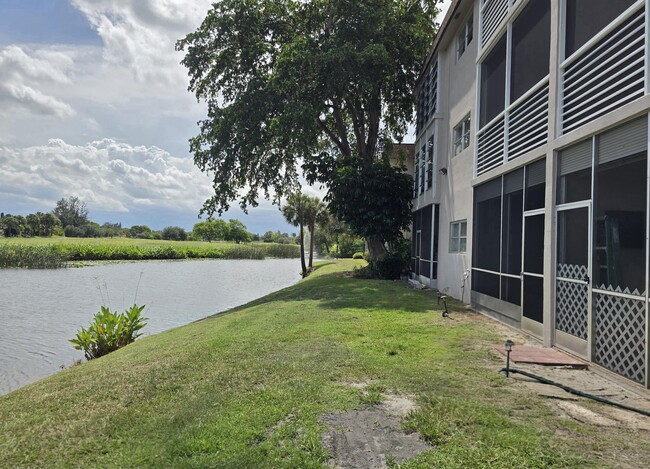 Building Photo - 2461 SW 82nd Ave
