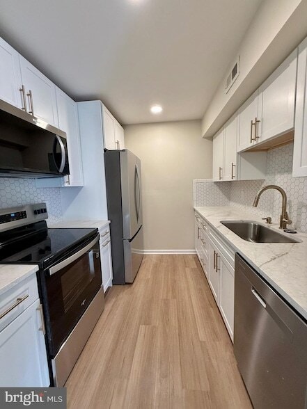 Building Photo - 31013 Bennett Pl