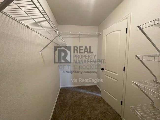 Building Photo - 420 Territory Ln