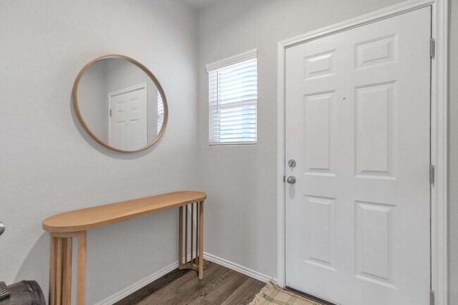 Building Photo - 610 Pleasanton Way