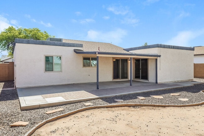 Building Photo - 20620 N 18th Ave