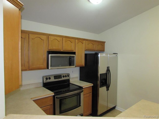 Building Photo - 27239 Hidden Oaks Dr