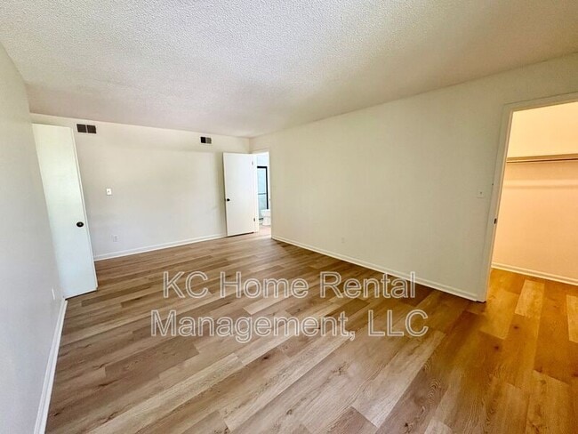 Building Photo - 10205 CedarBrooke Ln