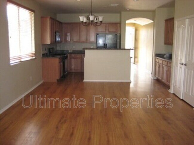 Building Photo - 14230 W Calavar Rd