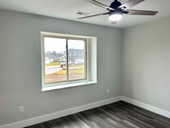 Building Photo - 1966 Burning Bush Ct