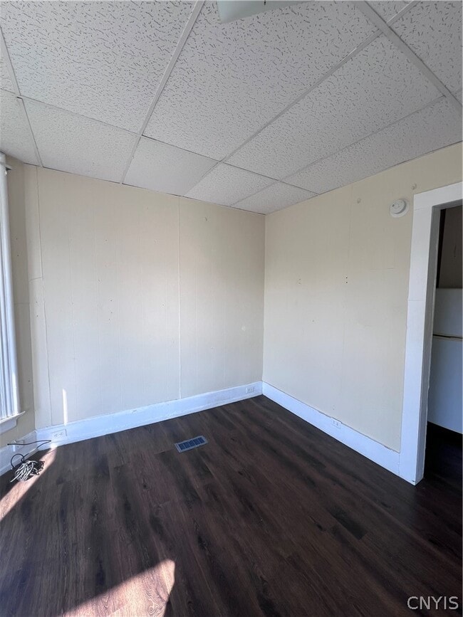 Building Photo - 146 E 2nd St