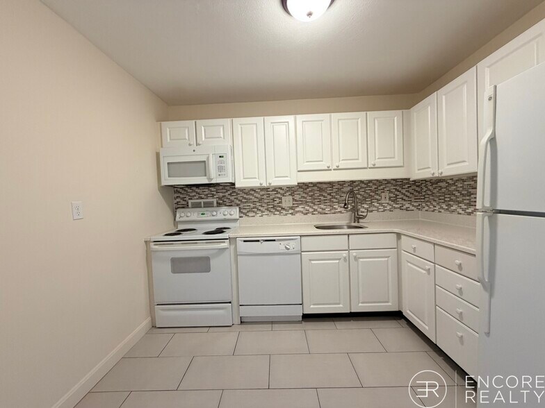 Building Photo - 16 Monmouth Ct