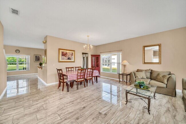 Building Photo - Partially Furnished 6 bedroom/5 Bath home