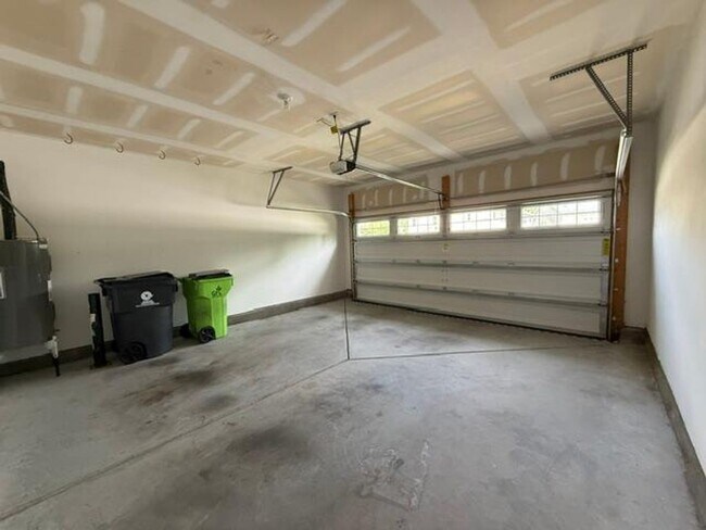 Building Photo - 2460 Pecan Ridge Way