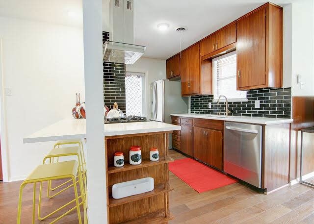 Building Photo - 1818 Dywer Ave