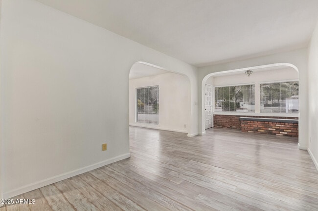 Building Photo - 5401 E Exeter Blvd