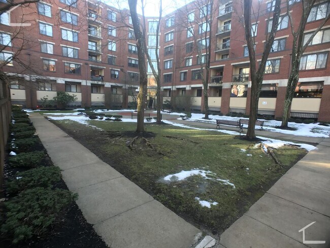 Building Photo - Charming 3 Bedroom-No Broker Fee