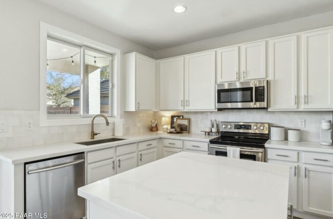 Building Photo - 18260 W Bridger St
