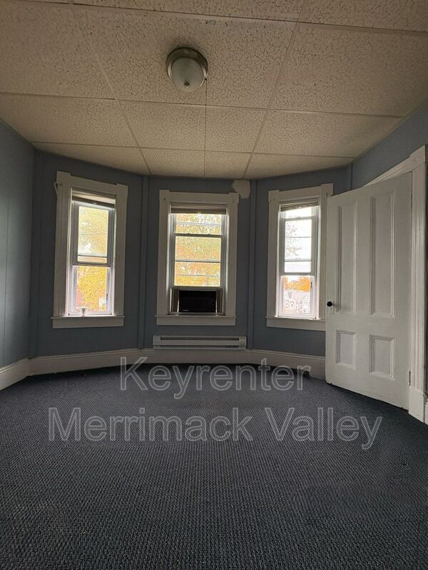 Building Photo - 5 Ellis Ave