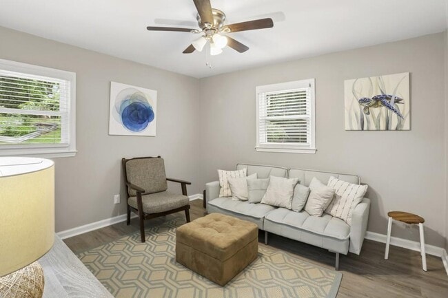Building Photo - 2889 White Oak Dr