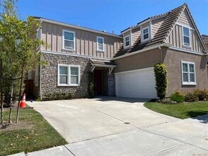 Building Photo - RB 4S Ranch 4br/2.5bath/yard/Garage Granite Kitchen $5490