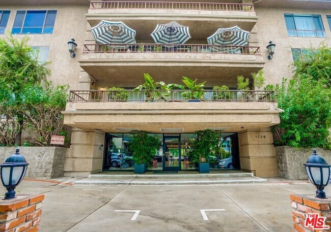 Building Photo - 1124 Kings Rd