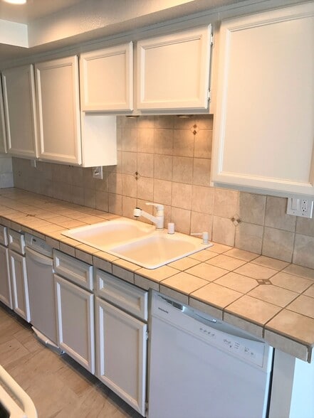 Building Photo - 33550 Rancho Vista Dr