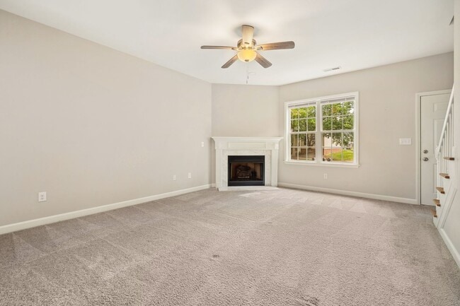 Building Photo - Renovated 2 bed 2.5 bath townhome in Holly Springs Arbor Creek community.