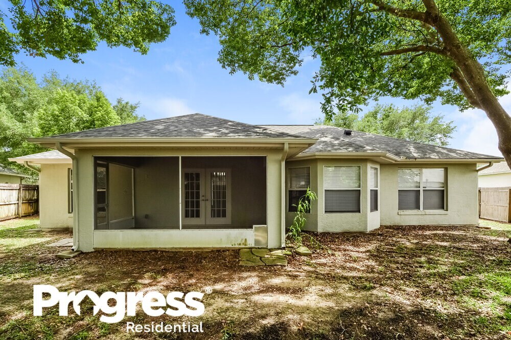 Building Photo - 909 Vassar Dr