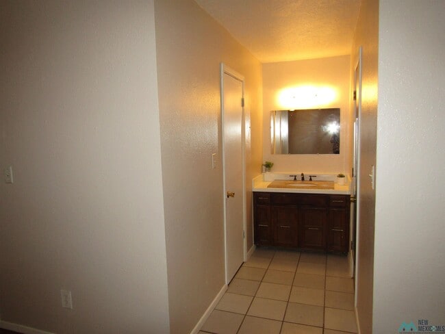 Building Photo - 1707 W Currier Ave