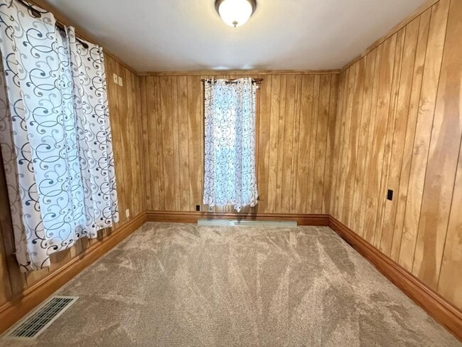 Building Photo - 201 S 1st St