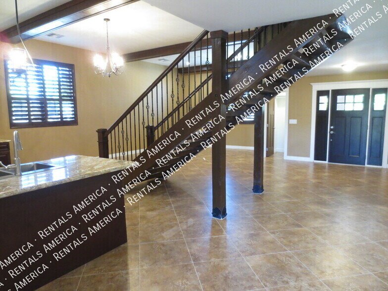 Building Photo - 238 E Ellis Dr