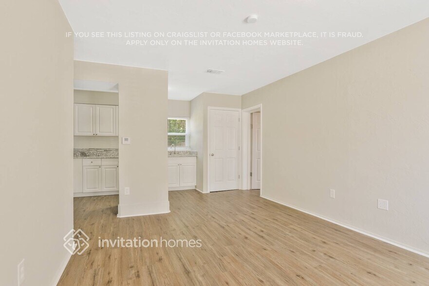 Building Photo - 927 28th St NW