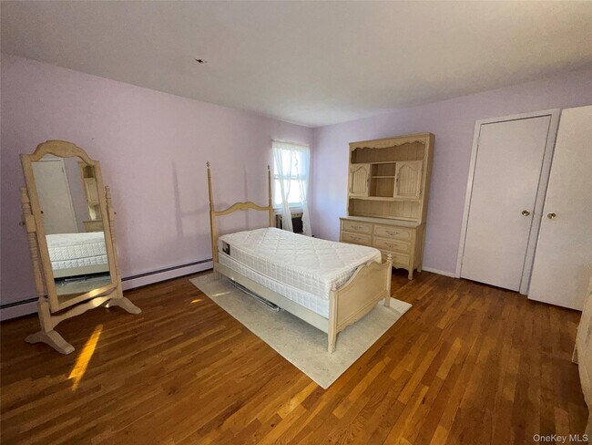 Building Photo - 15 Sherry Ln