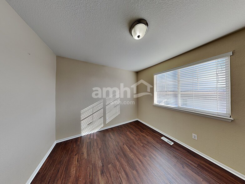 Building Photo - 10936 E 112th Pl