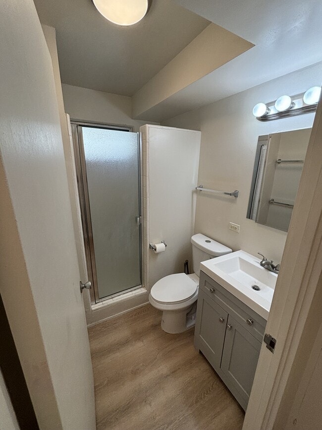 Building Photo - 625 Iolani Ave