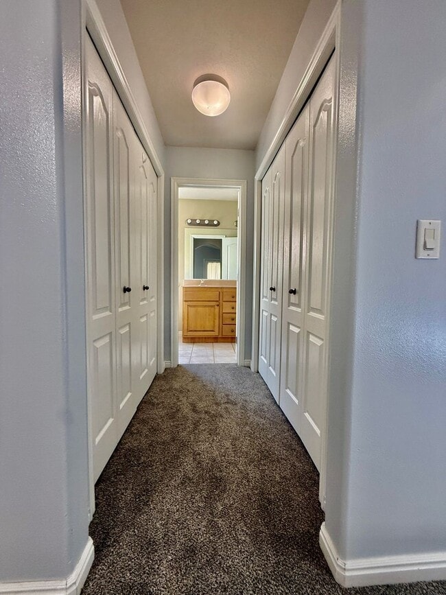 Building Photo - Adorable Home is Mirage Estates at Southgate