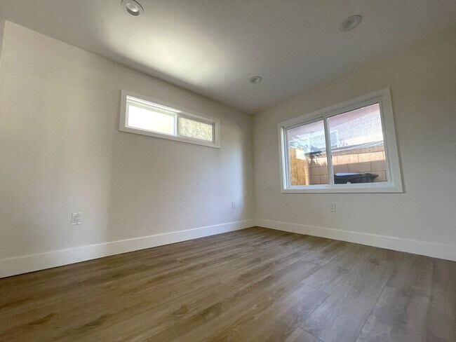 Building Photo - Modern, Private 1-Bedroom ADU – Available ...
