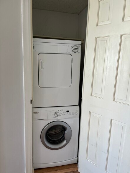 Building Photo - 1700 N Elm St