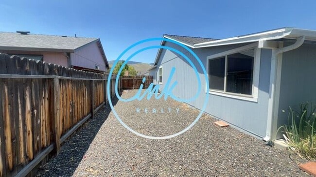 Building Photo - Single Family Home for Rent in Carson City...