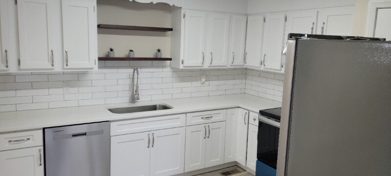 Building Photo - 1542 E Perry St